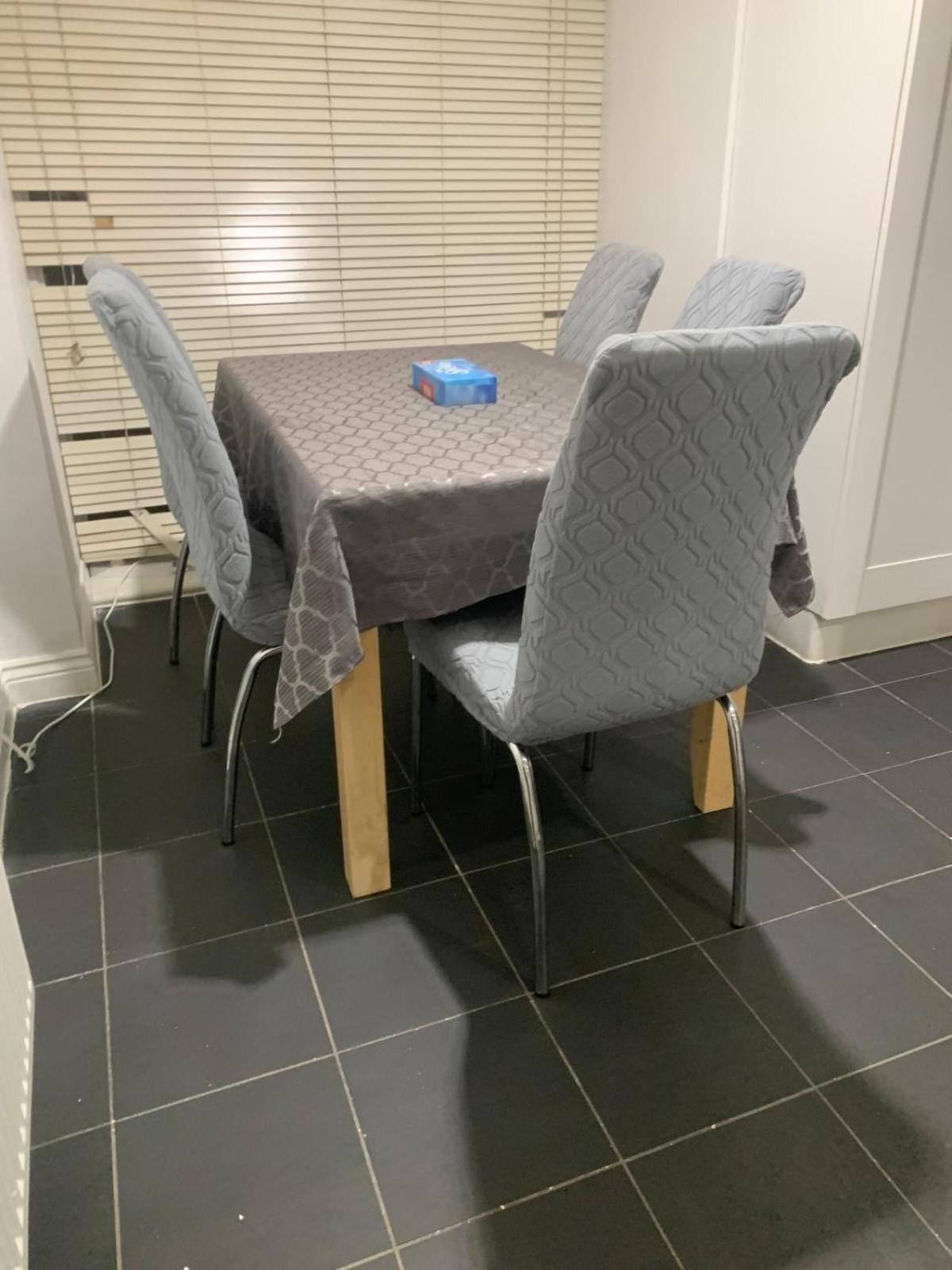 3 Bedroom Home Near Windsor Castle, Legoland, & Heathrow スラウ エクステリア 写真