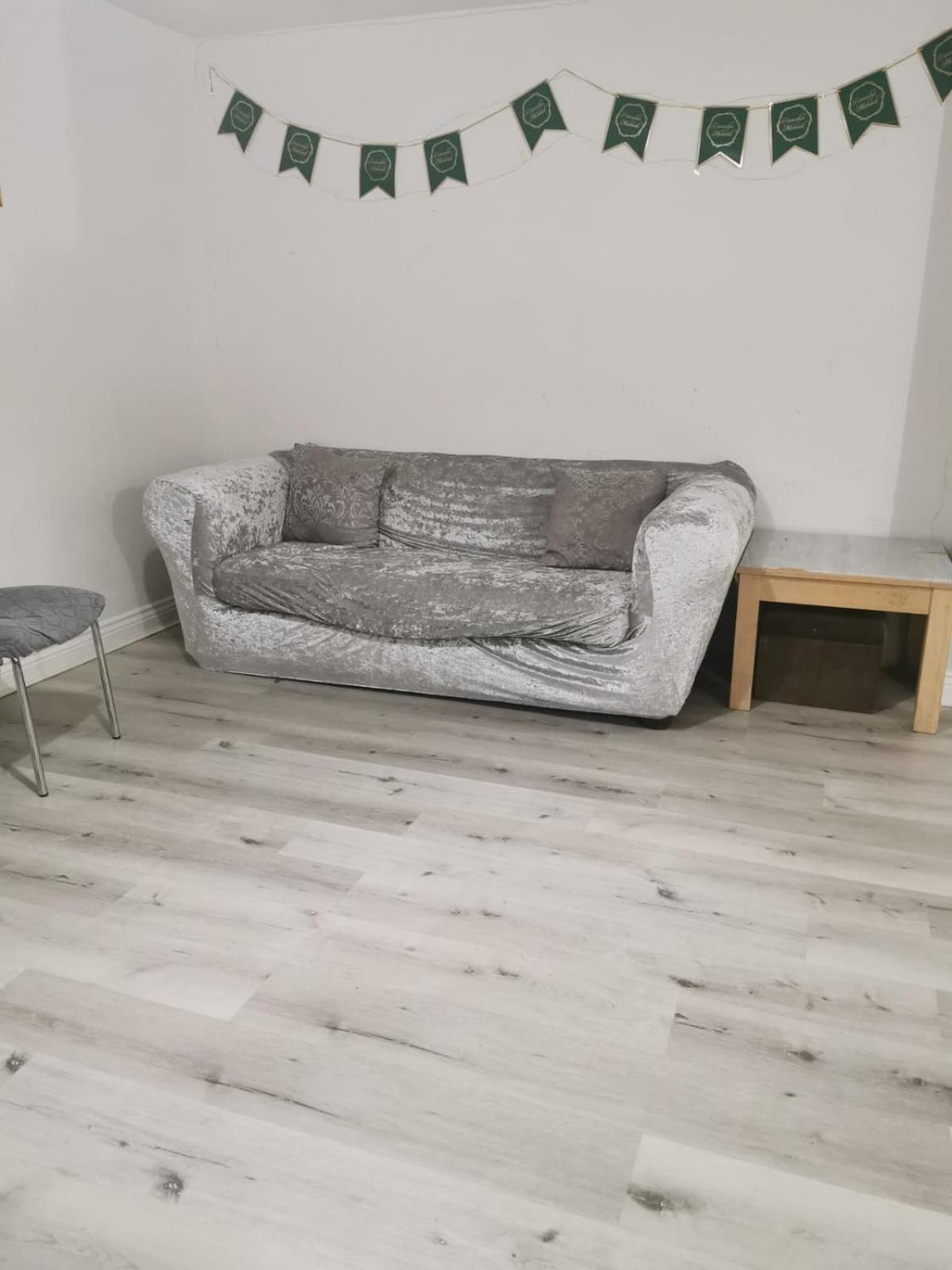 3 Bedroom Home Near Windsor Castle, Legoland, & Heathrow スラウ エクステリア 写真